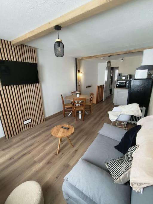 T2 Cosy Au Pied Des Pistes Apartman Bagnères-de-Bigorre Kültér fotó
