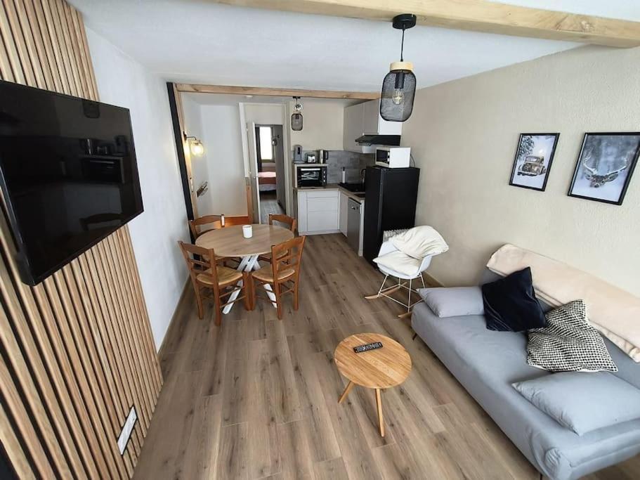 T2 Cosy Au Pied Des Pistes Apartman Bagnères-de-Bigorre Kültér fotó
